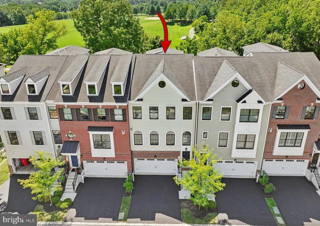 30 PARKVIEW CIR, Wayne, PA 19087