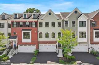30 PARKVIEW CIR, Wayne, PA 19087