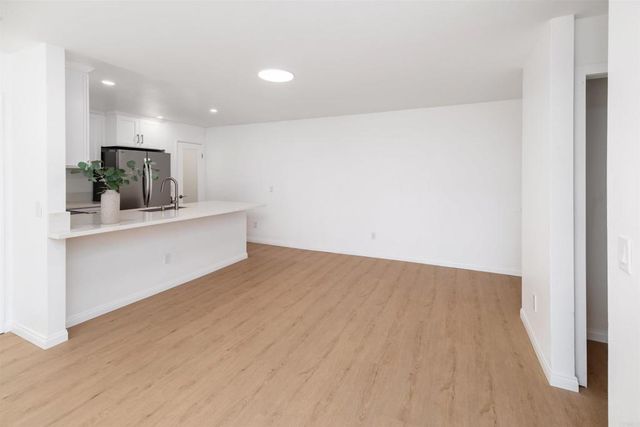 7758 Caminito Encanto 204, Carlsbad, CA 92009