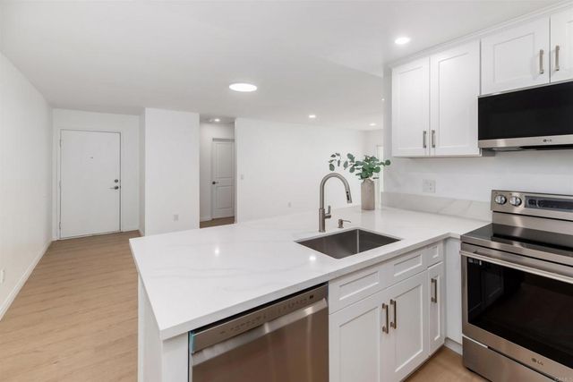 7758 Caminito Encanto 204, Carlsbad, CA 92009