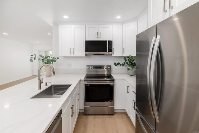 7758 Caminito Encanto 204, Carlsbad, CA 92009