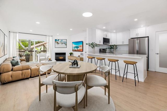 7758 Caminito Encanto 204, Carlsbad, CA 92009