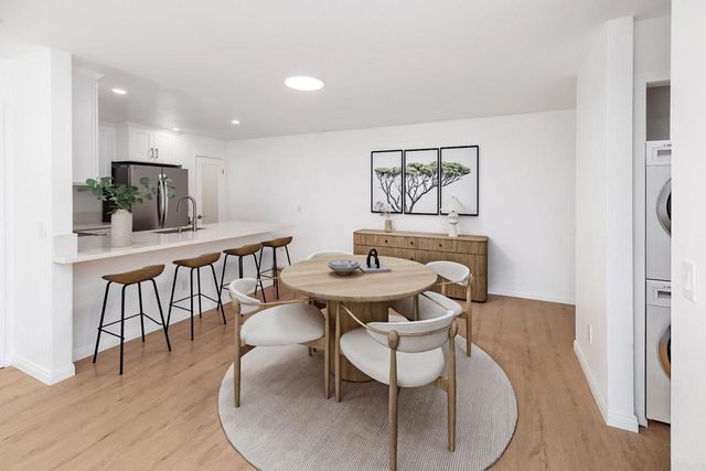 7758 Caminito Encanto 204, Carlsbad, CA 92009