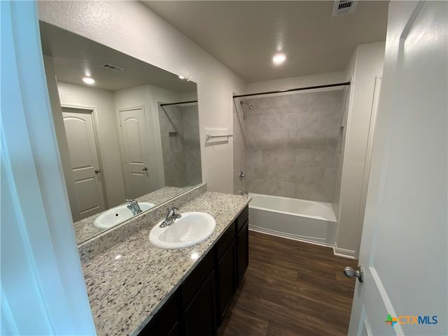1024 Riverdale Cove, Jarrell, TX 76537