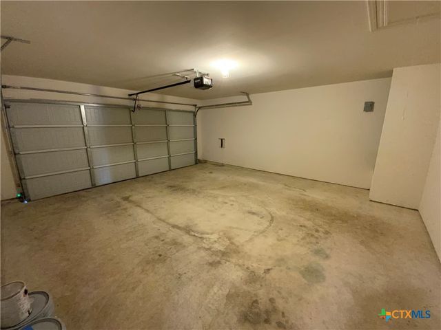 1024 Riverdale Cove, Jarrell, TX 76537