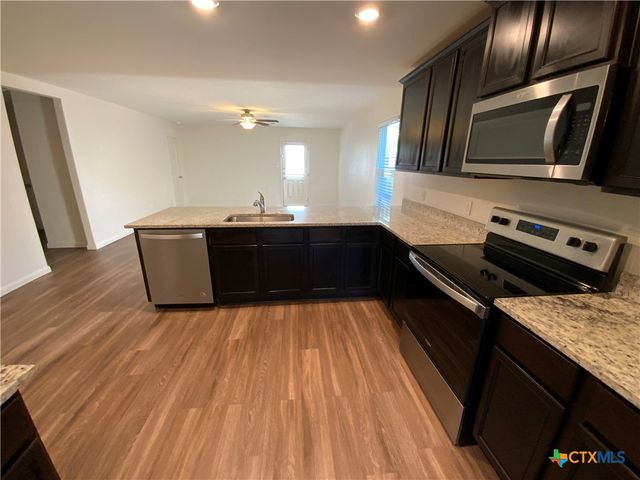 1024 Riverdale Cove, Jarrell, TX 76537