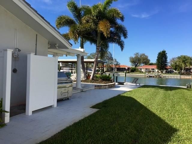 4165 49TH AVENUE S, St Petersburg, FL 33711