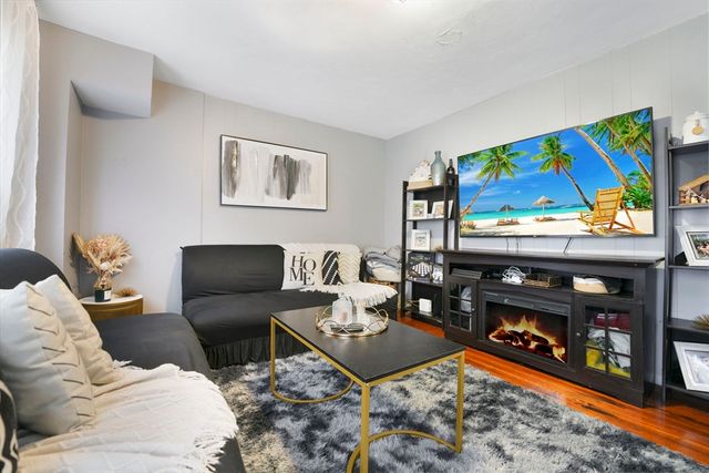 15-17 Morton Sq, Stoughton, MA 02072