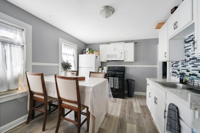 15-17 Morton Sq, Stoughton, MA 02072