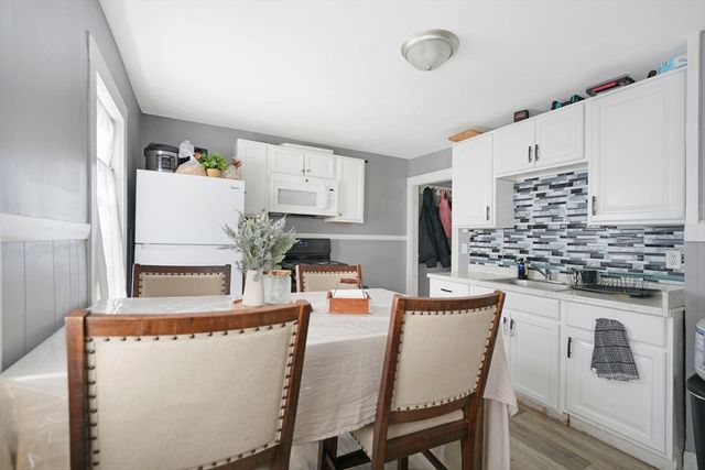 15-17 Morton Sq, Stoughton, MA 02072