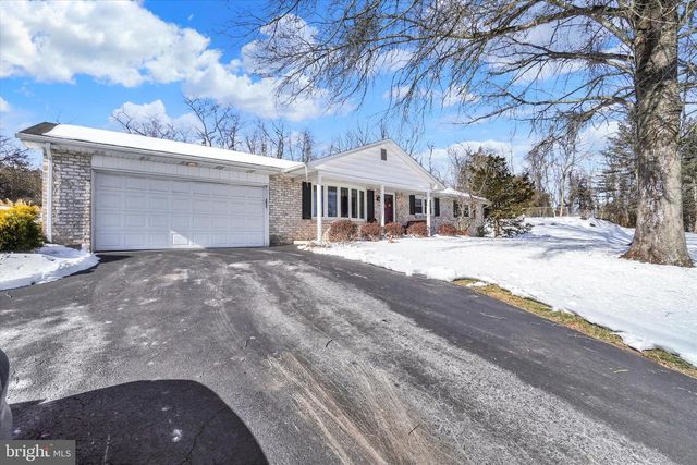 4490 CONEWAGO RD, Dover, PA 17315