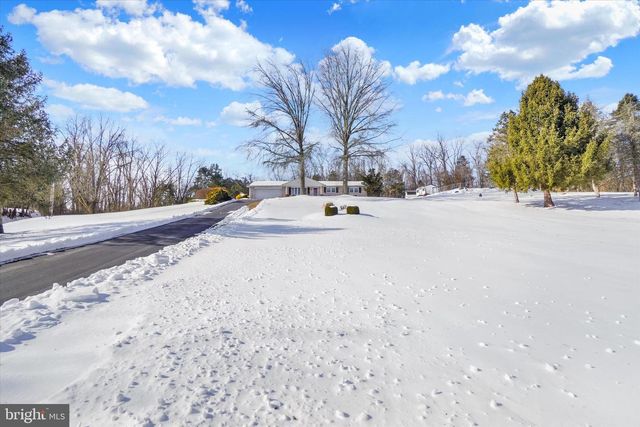 4490 CONEWAGO RD, Dover, PA 17315