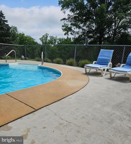 4490 CONEWAGO RD, Dover, PA 17315