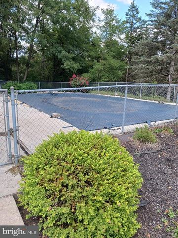 4490 CONEWAGO RD, Dover, PA 17315