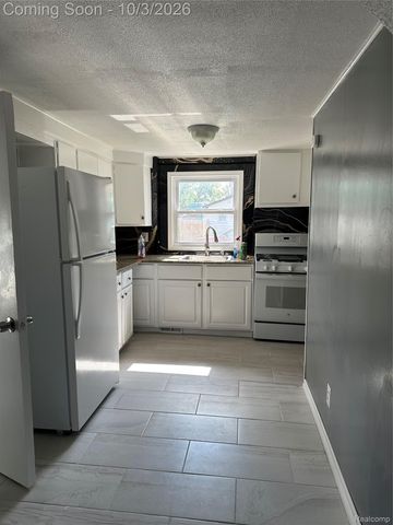 25306 Peter Kaltz Road, Warren, MI 48091
