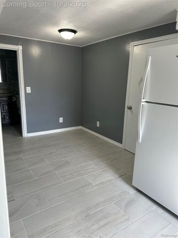 25306 Peter Kaltz Road, Warren, MI 48091