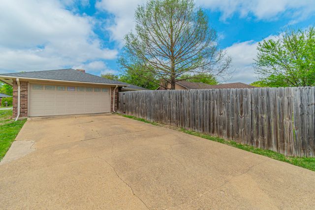 901 Easter Drive, Wylie, TX 75098