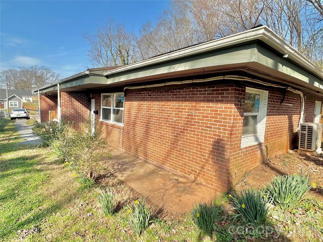 813 3rd Street Place SW 1-3, Hickory, NC 28602
