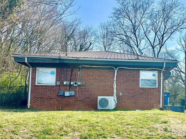 813 3rd Street Place SW 1-3, Hickory, NC 28602