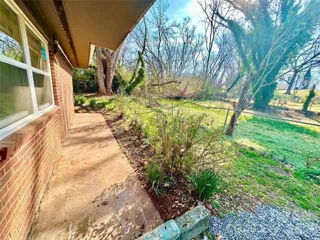 813 3rd Street Place SW 1-3, Hickory, NC 28602