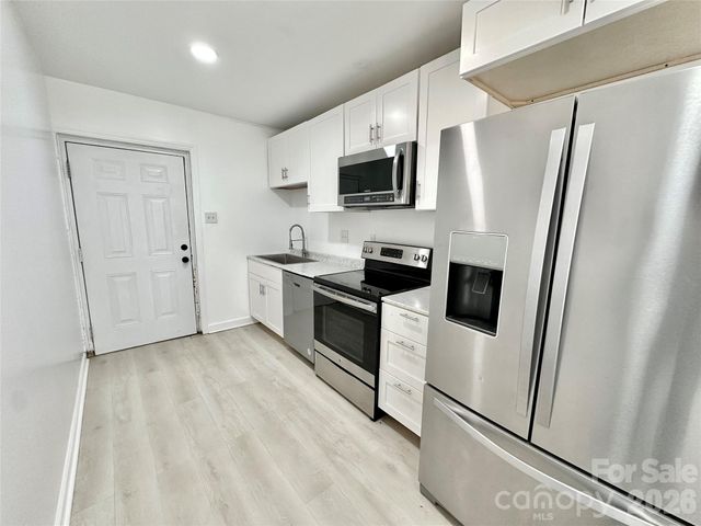 813 3rd Street Place SW 1-3, Hickory, NC 28602