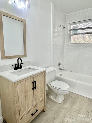 813 3rd Street Place SW 1-3, Hickory, NC 28602