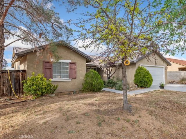 22404 Broken Lance Court, Apple Valley, CA 92307