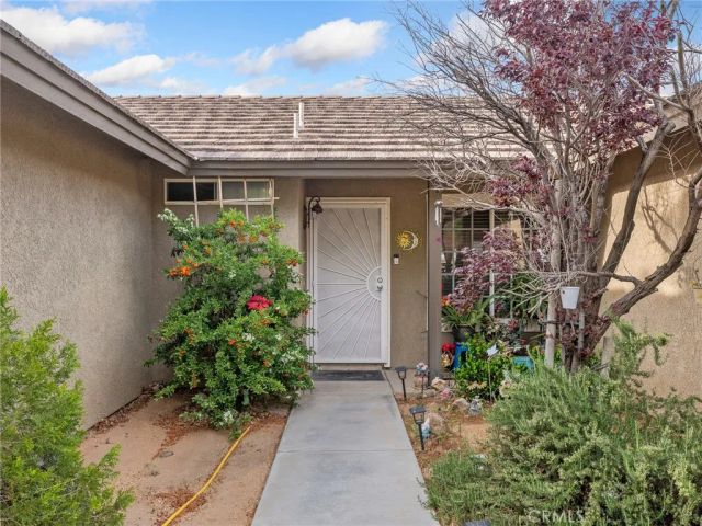 22404 Broken Lance Court, Apple Valley, CA 92307