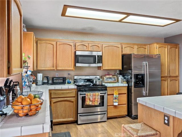 22404 Broken Lance Court, Apple Valley, CA 92307