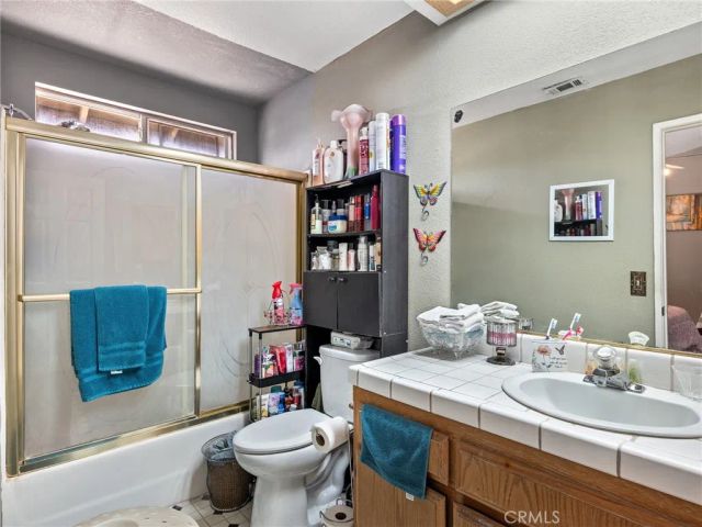22404 Broken Lance Court, Apple Valley, CA 92307