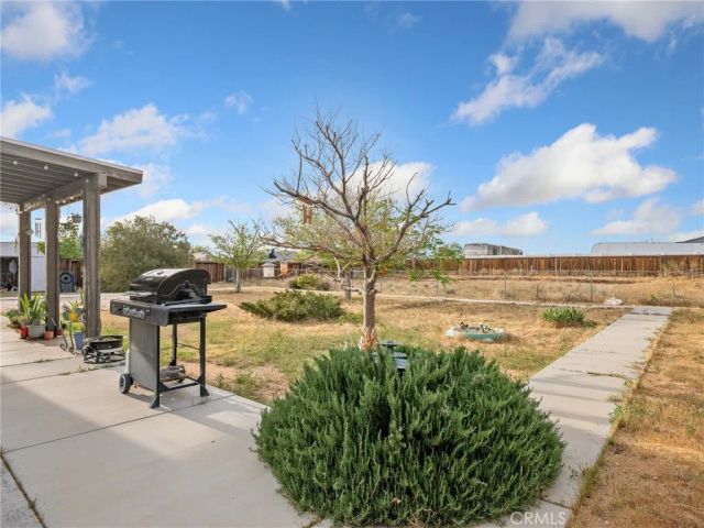 22404 Broken Lance Court, Apple Valley, CA 92307