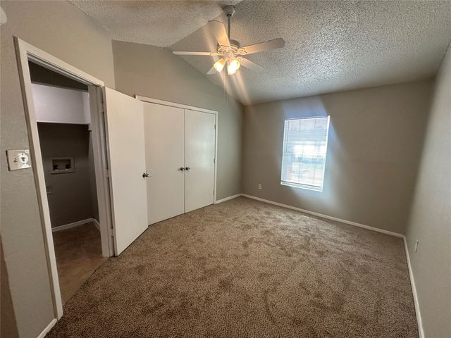 9447 Olde Towne Row, Dallas, TX 75227