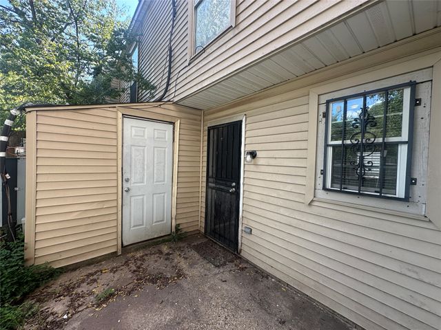 9447 Olde Towne Row, Dallas, TX 75227