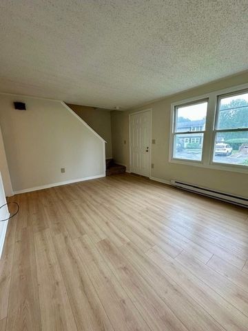270 Sunderland St 77, Worcester, MA 01604