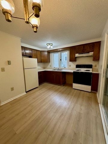 270 Sunderland St 77, Worcester, MA 01604