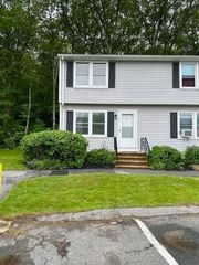 270 Sunderland St 77, Worcester, MA 01604