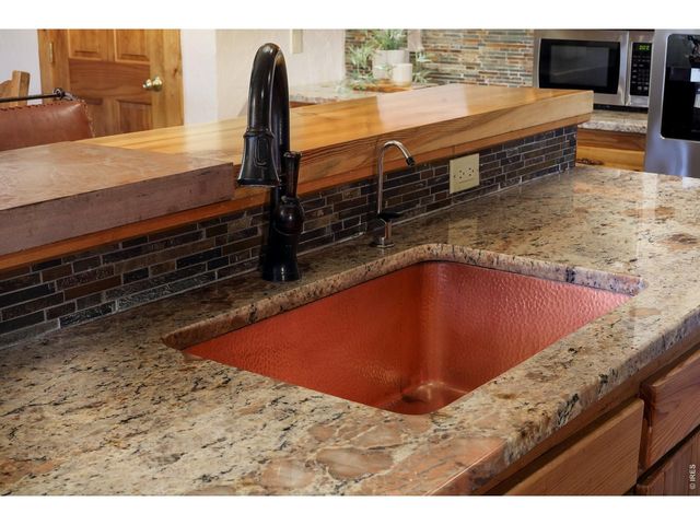 35 Cody Ct, Lyons, CO 80540