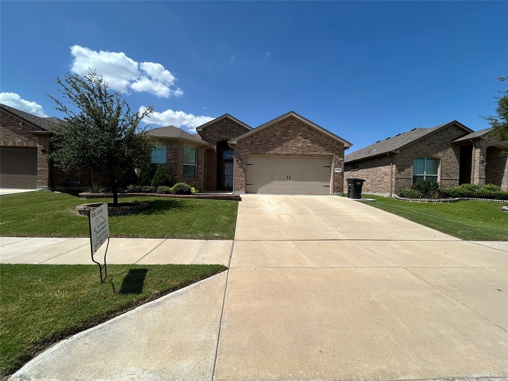 1105 Spanish Needle Trail, Fort Worth, TX 76177