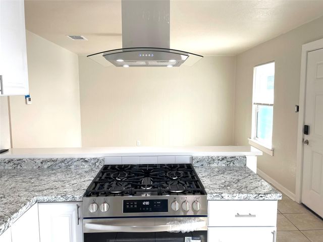 6510 Hickman Ave 102, Austin, TX 78723