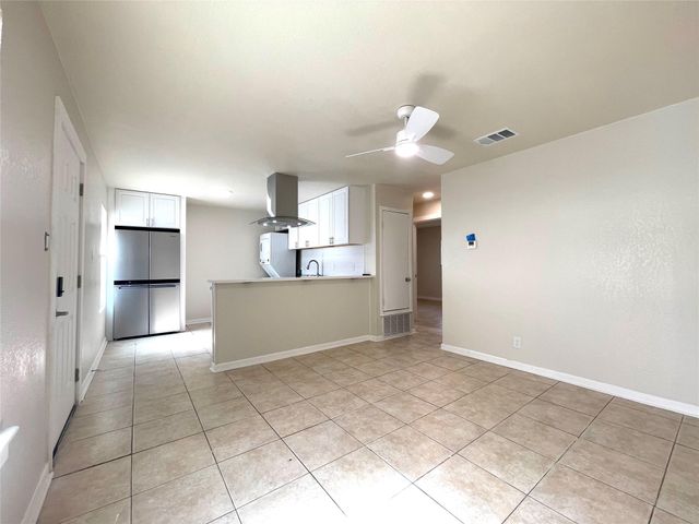 6510 Hickman Ave 102, Austin, TX 78723