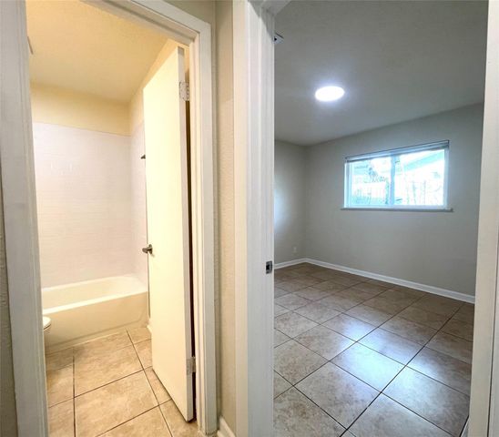 6510 Hickman Ave 102, Austin, TX 78723