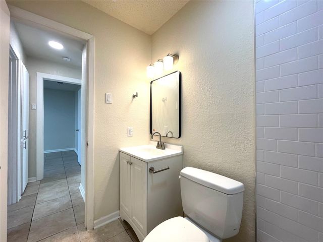 6510 Hickman Ave 102, Austin, TX 78723