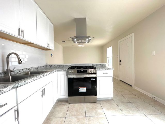 6510 Hickman Ave 102, Austin, TX 78723
