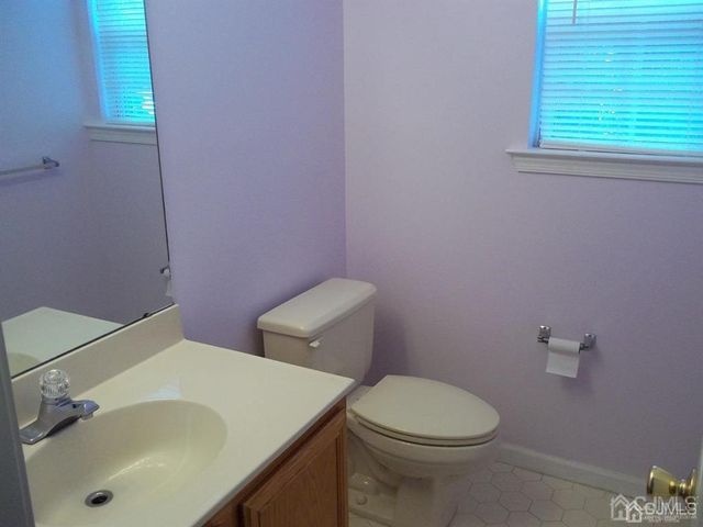 265 Shady Oak Court, Piscataway, NJ 08854