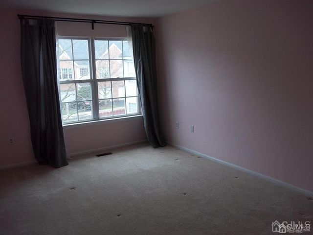 265 Shady Oak Court, Piscataway, NJ 08854