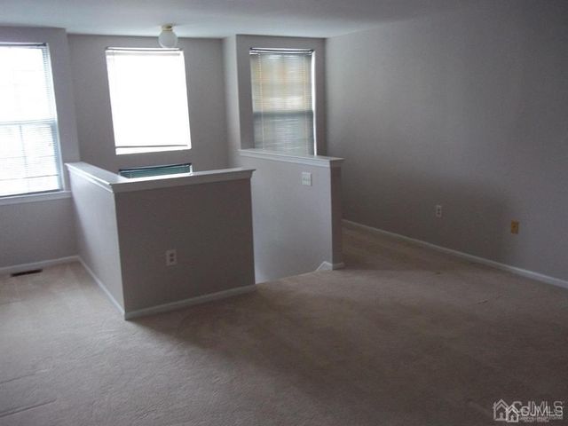 265 Shady Oak Court, Piscataway, NJ 08854