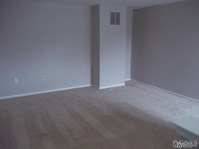 265 Shady Oak Court, Piscataway, NJ 08854