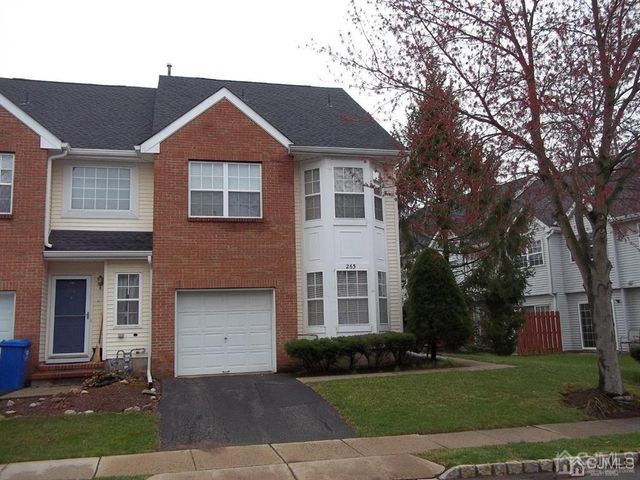 265 Shady Oak Court, Piscataway, NJ 08854