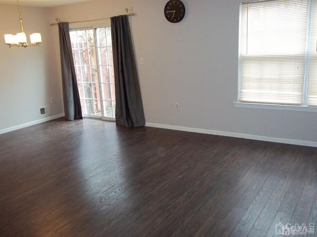 265 Shady Oak Court, Piscataway, NJ 08854