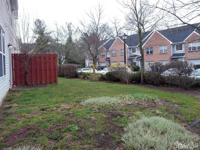 265 Shady Oak Court, Piscataway, NJ 08854